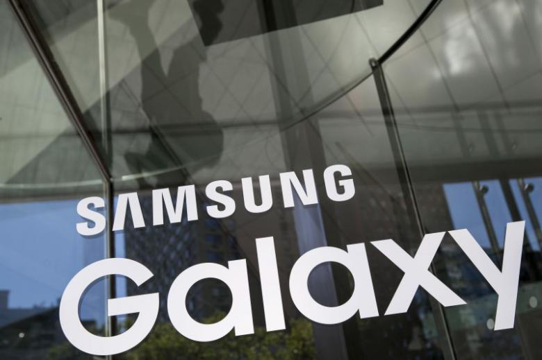 Reuters – Samsung to Launch AI Digital Assistant Service for Galaxy S8